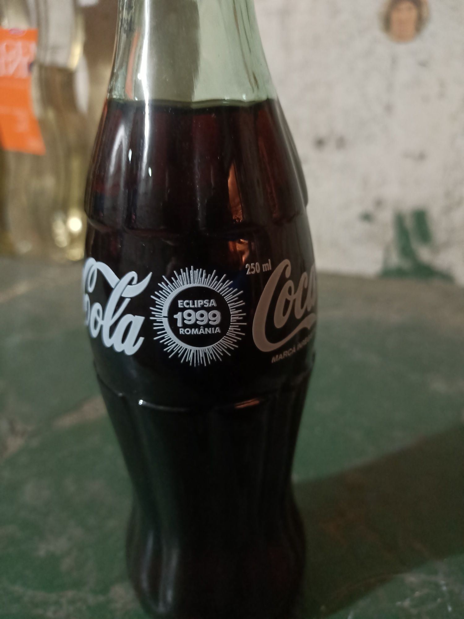 Vând  Coca Cola 1999