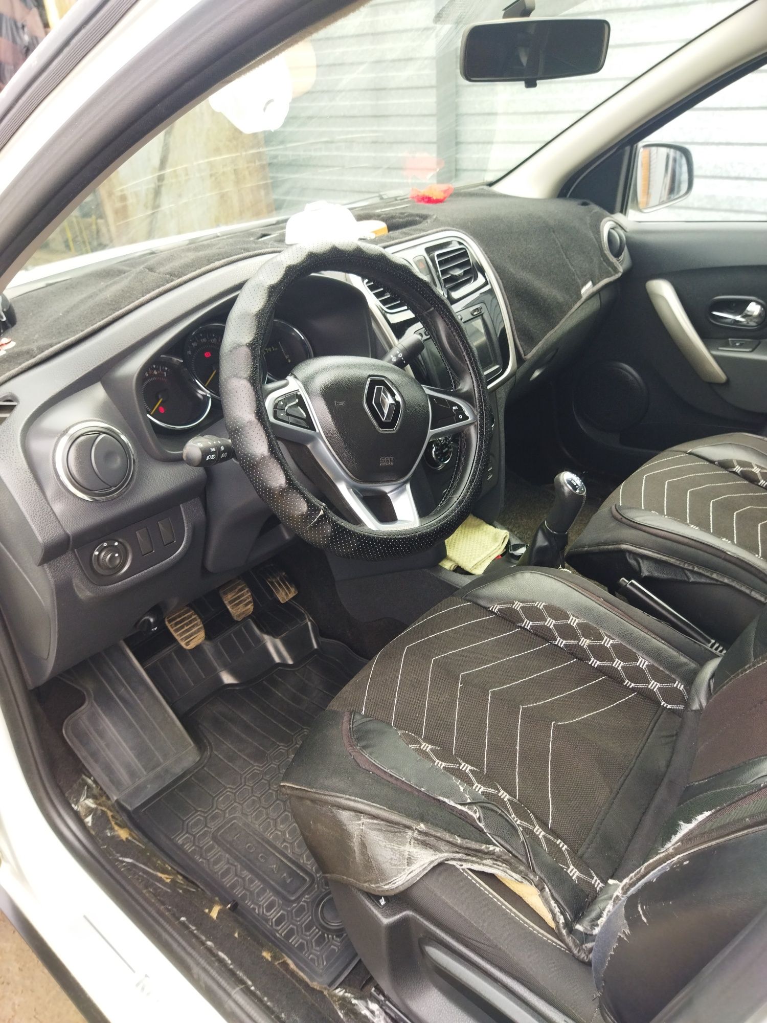 Renault logan stepway