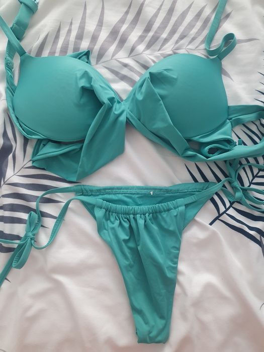 Set costum baie Indonesia Calzedonia 75B marime S