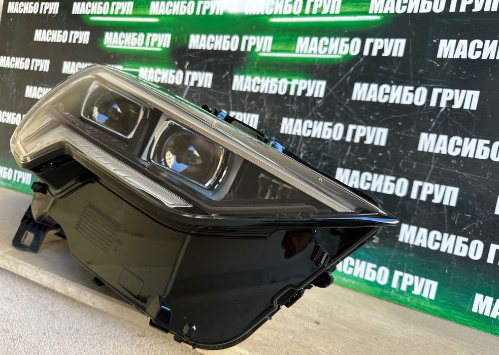 Фар far десен Matrix фарове Black Line за Ауди Кю3 Audi Q3 SQ3 RSQ3