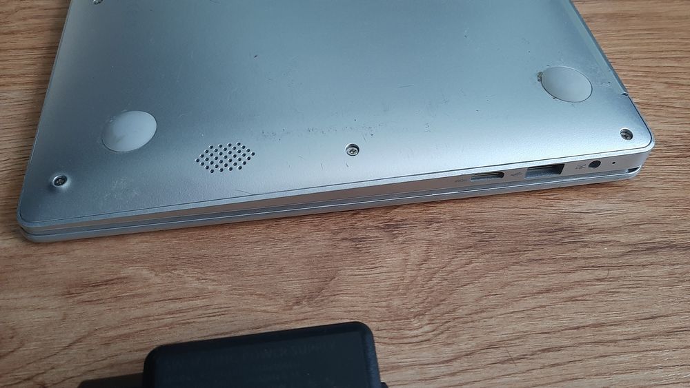 Laptop leptop pt piese,display-ul bun