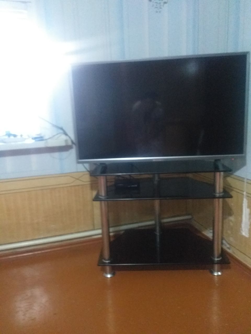 Продам срочно телевизор Shivaki