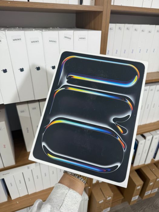 I pad pro 13 M5 chip (2025) . Айпад про 13 М5 чип
