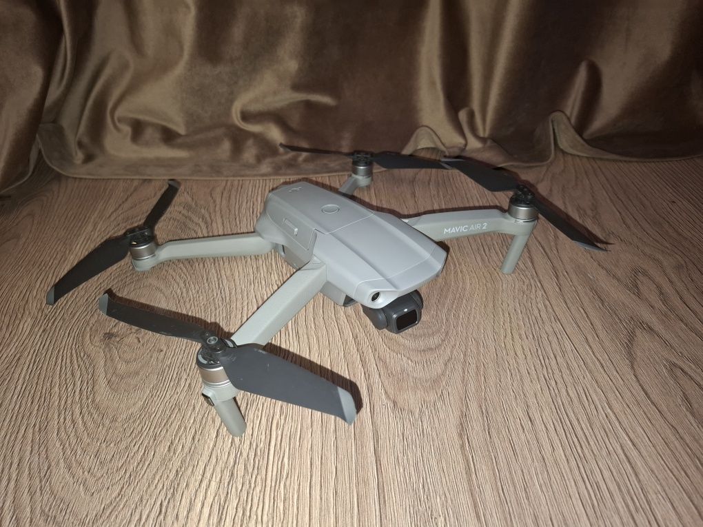 Дрон DJI Mavic Air 2 Fly More Combo