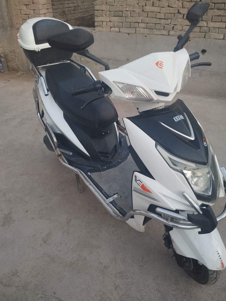 Elektro skuter  1200W