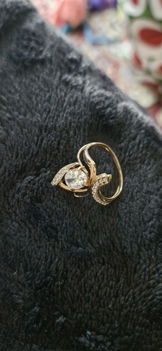 Продам золотое кольцо