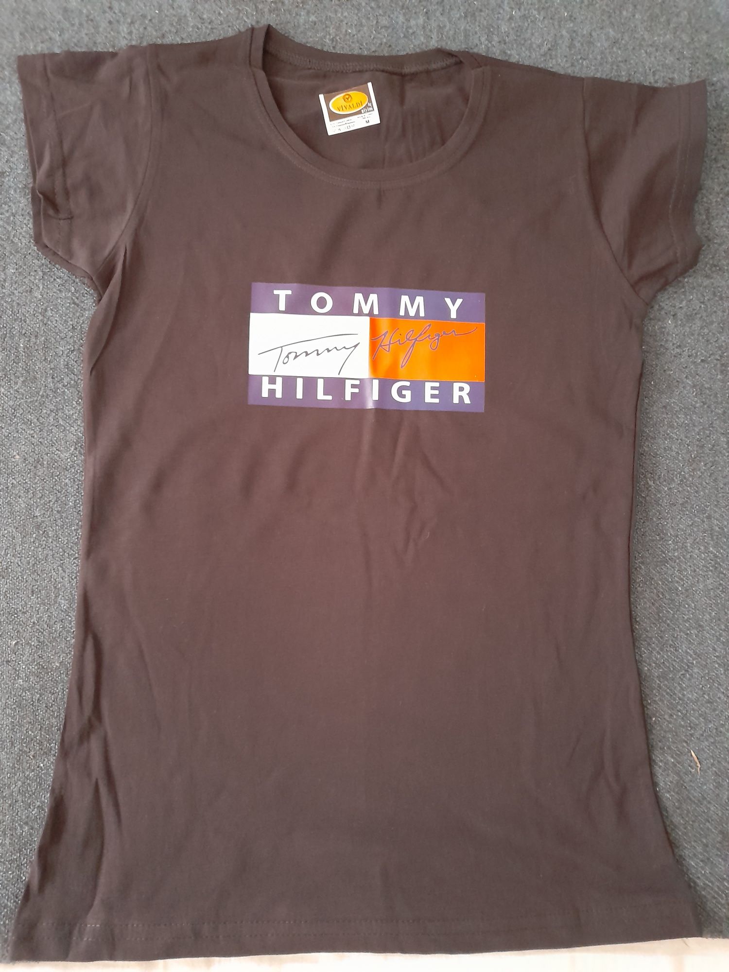 Tricou dama tomy hilfiger, nou, toate marimile, pret 40 lei