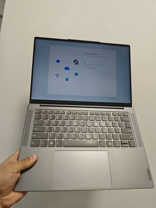 Laptop Lenovo Yoga Pro 14IMH9