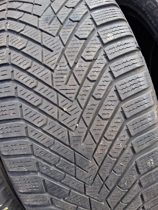 255 40 21 PIRELLI 4броя зимни дот 2023г