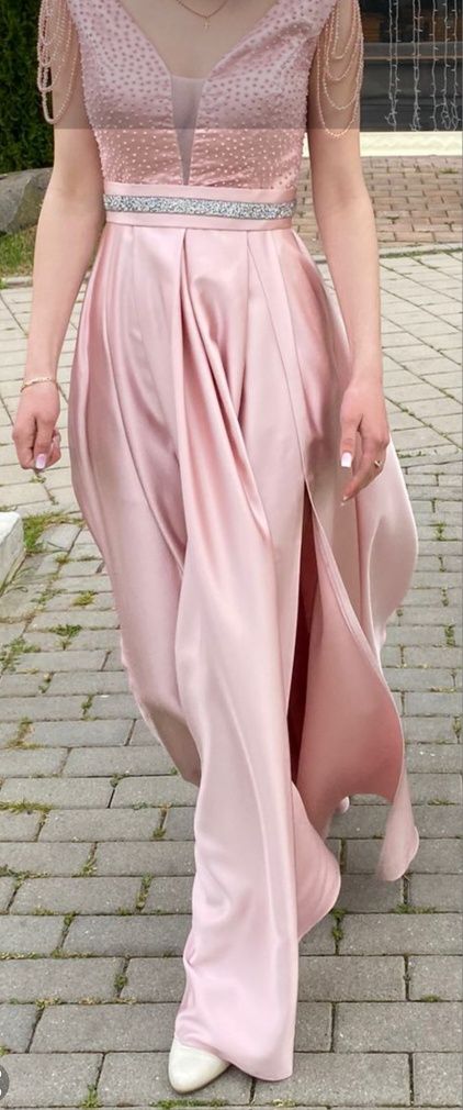 Vând rochie roz de ocazie mărime S