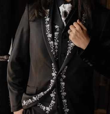 Costum de Mire Brodat Negru Unic stil Gothic