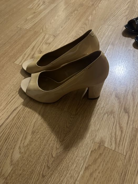 Обувки Pollini дамски, с ток за всеки повод