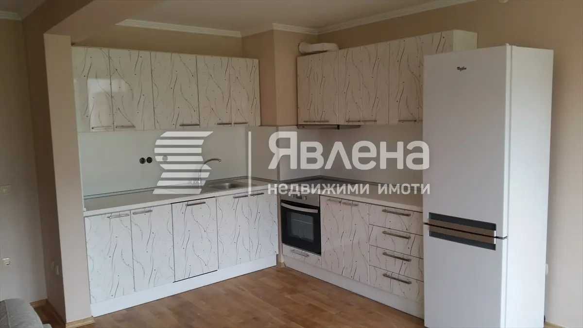 Просторен тристаен мезонет с панорама към планината и града