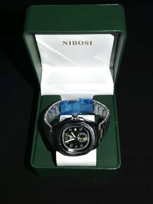 Наручные часы Nibosi с зеленым циферблатом