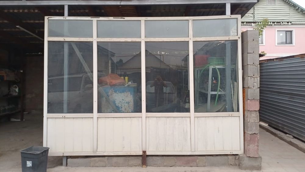 Продам большую оконную раму