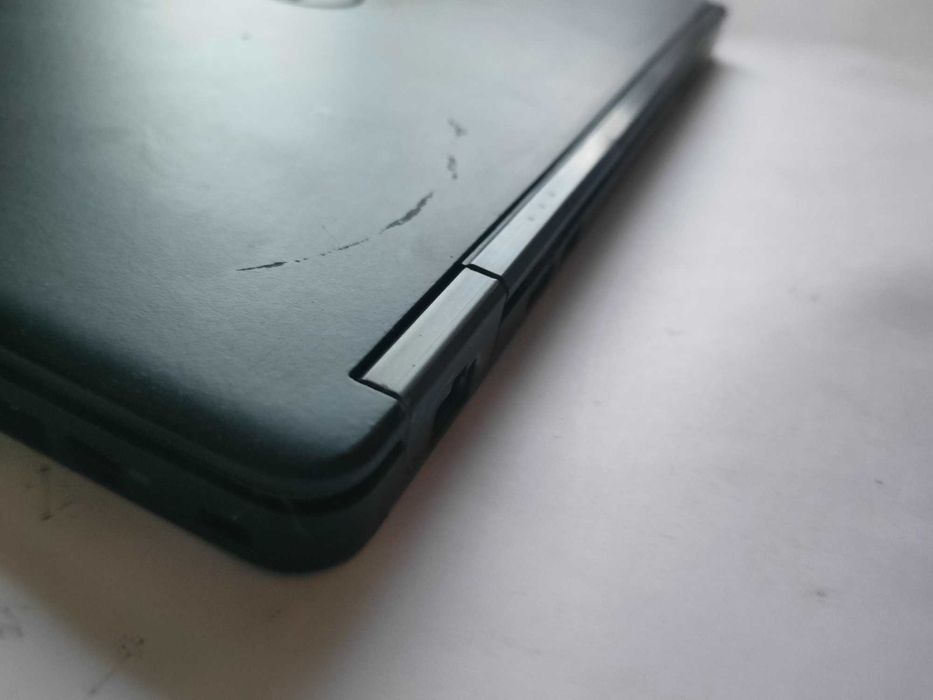 Лаптоп dell latitude e7250 i5/ssd/4 гб здрава батерия