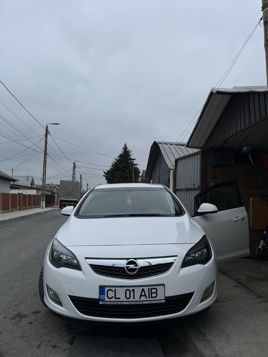 Opel Astra J an 2011