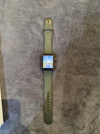 Vând Apple Watch Seria 3 42mm Space Gray Aluminum