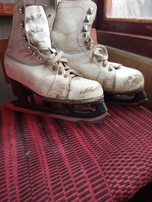 Продам коньки советские 34;37 и41 размеры по 3000 и 5000 тг