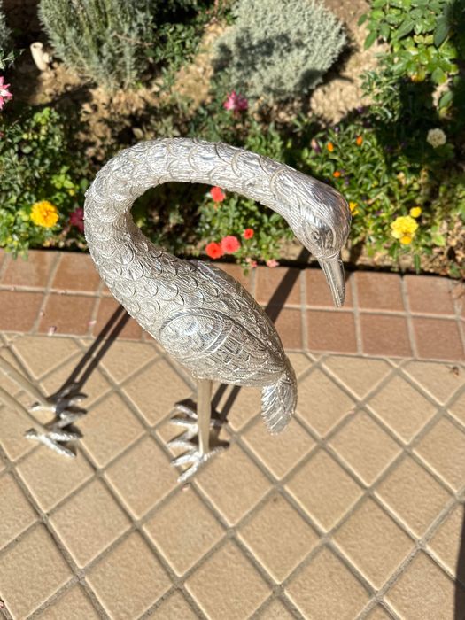 Элегантные декоративные фигуры журавлей