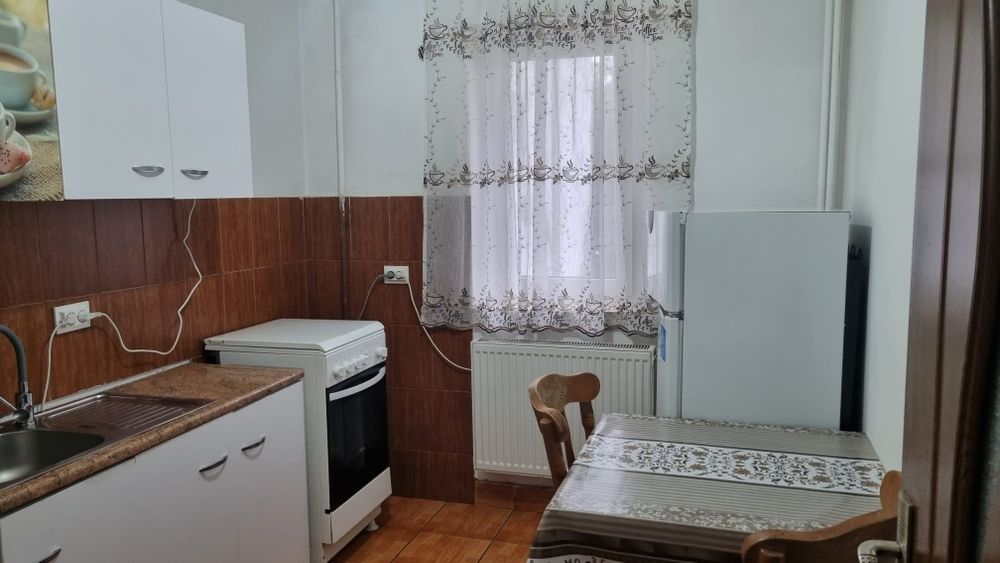 Garsoniera de inchiriat Rm Valcea zona dovali 26 mp et 1