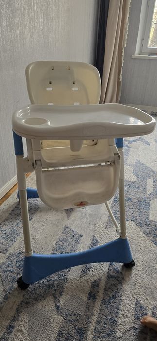 Детское кресло кормления
