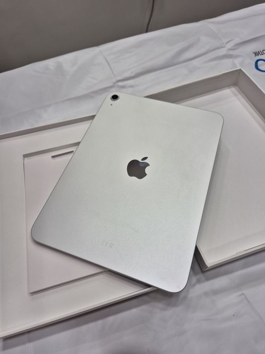 IPad 14,128 GB, сив