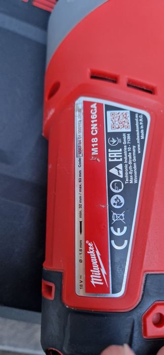 Milwaukee pistol de cuie pe acumulatori