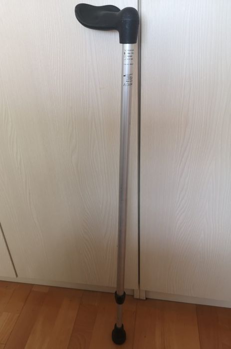 Baston reglabil omologat ușor și rezistent