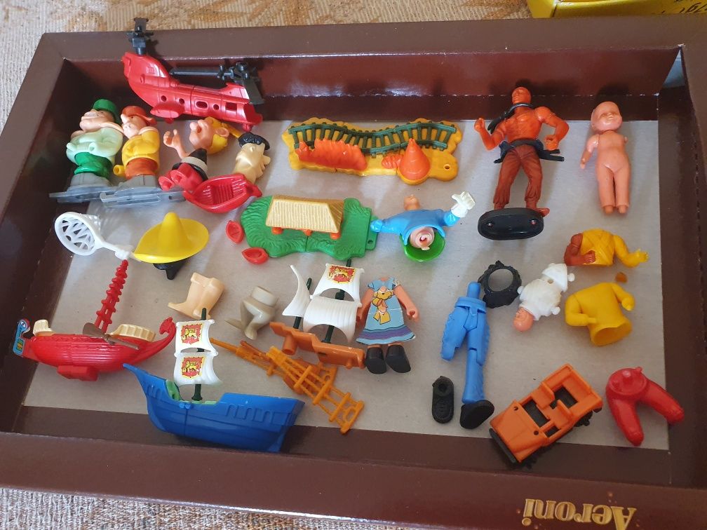 Киндер стари играчки /kinder old