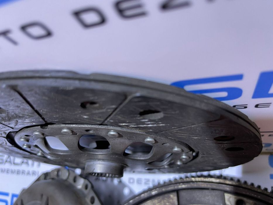 Volanta Masa Dubla cu Placa Presiune Ambreiaj Cu Disc Cutie Manuala 5 Trepte Audi A4 B6 1.6 2001 - 2005 Cod 123025310