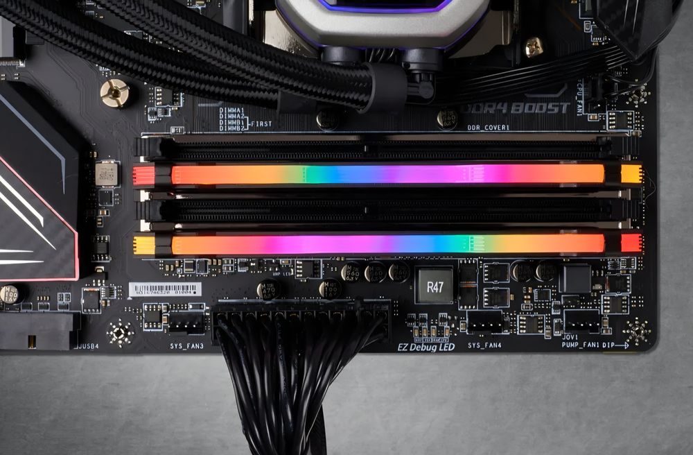 32GB RAM DDR4 3600MHz CL18 Corsair Vengeance RGB PRO