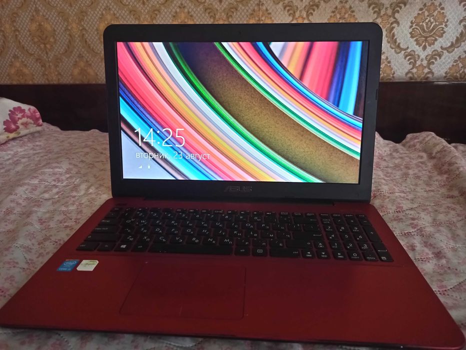 Лаптоп ASUS K555L