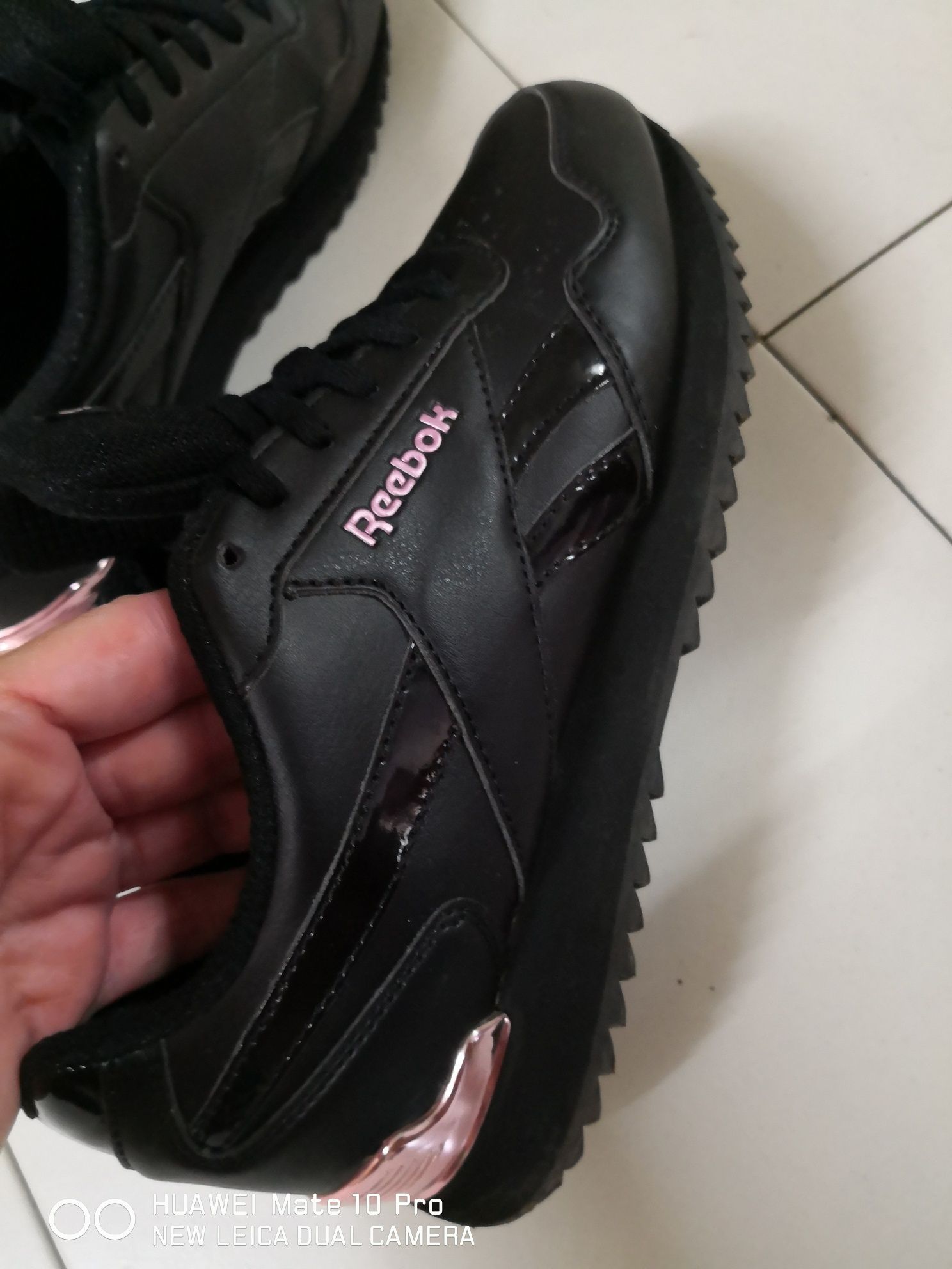 Здравейте, продавам маратонки Reebok 38,5размер.