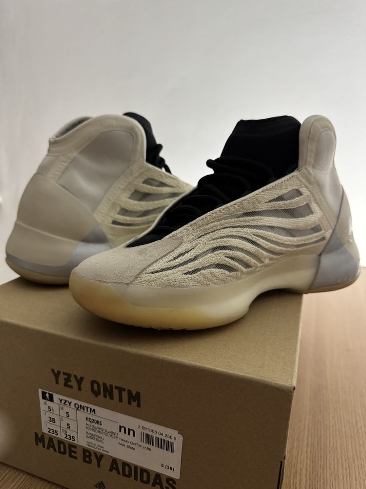 Yeezy Boost QNTM