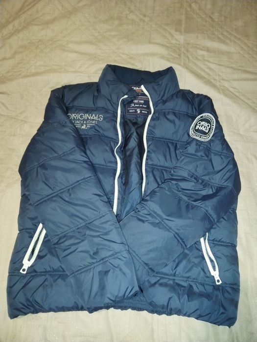 Продавам мъжко яке jack and jones