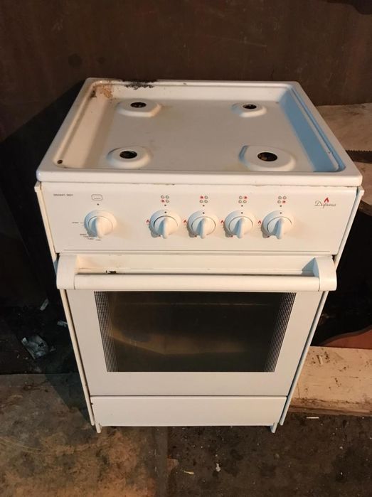 Продам газ плиту