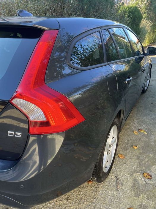 Продавам Volvo V60
