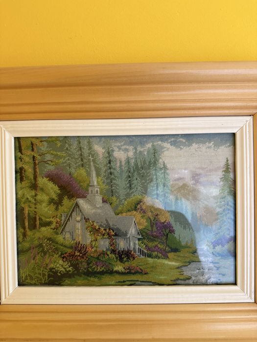 Goblen cusut manual – Căsuța din pădure, ramă inclusă