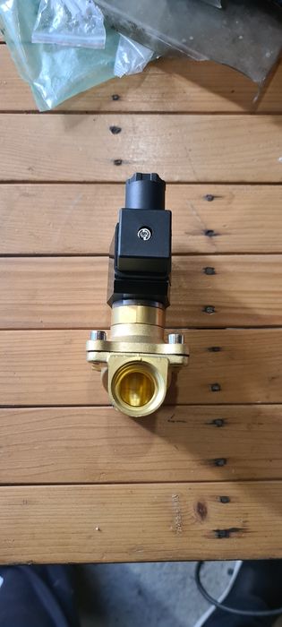 Valvă electrică 220v pe filet 3/4
