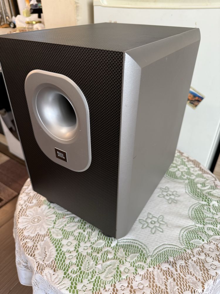 Като нов Subwoofer JBl SUB200/230
