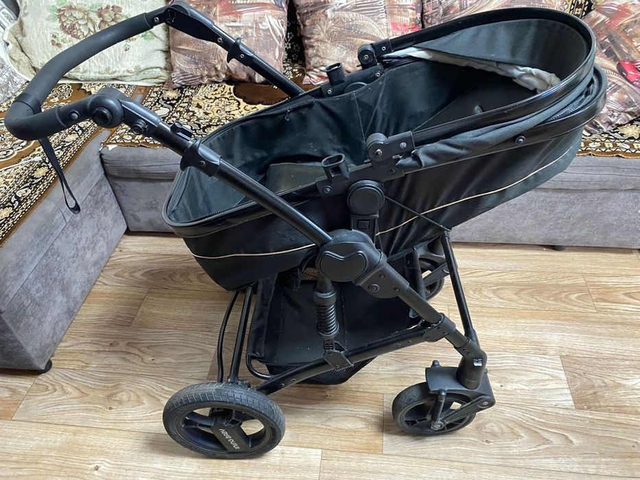 Коляска детская б/у 15000 торг