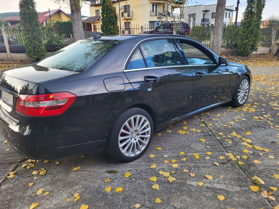 Vând  Mercedes Benz E class