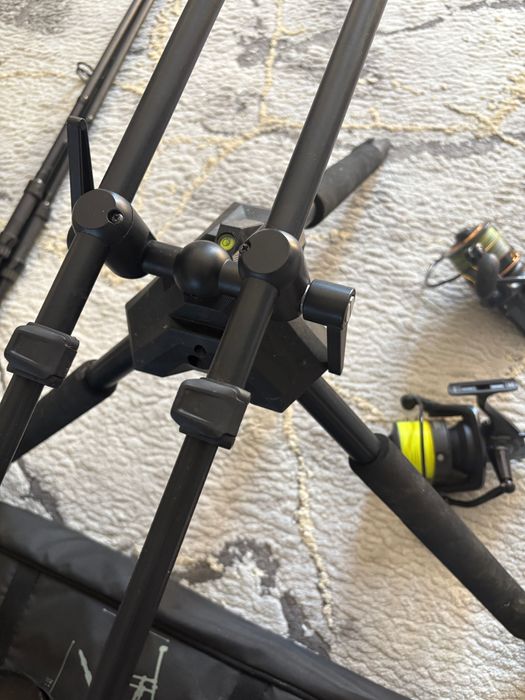 Set crap 2 lansete cu mulinete rod pod senzori cu swingeri