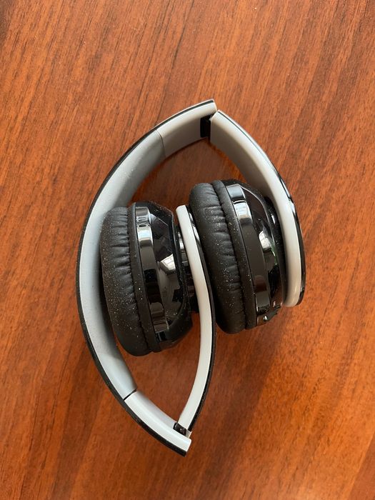 Продам наушники в отличном состоянии