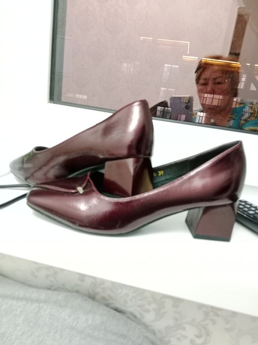 Продам туфли цвет бордо