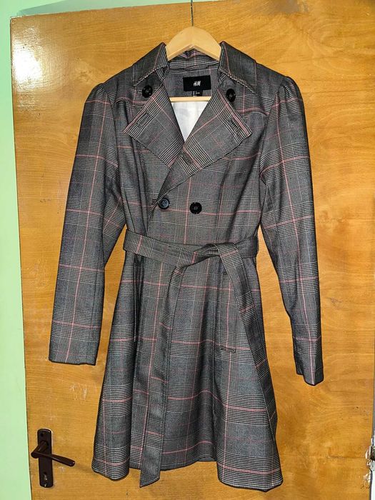 Pardesiu superb de la H&M
