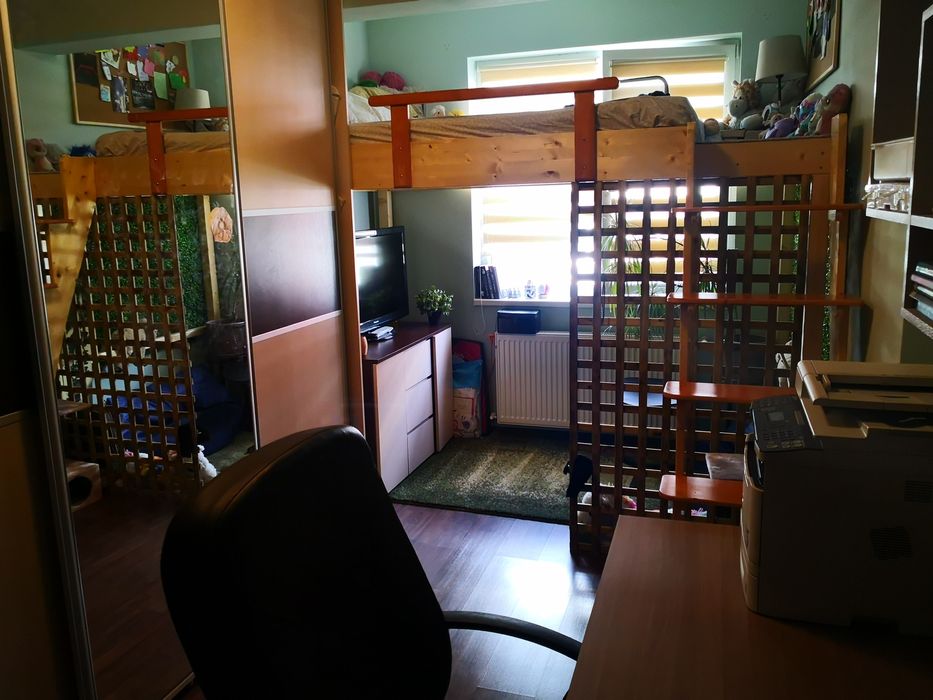 Pat la inaltime din lemn