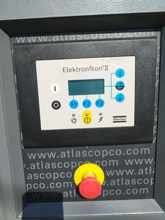 Продавам винтов компресор