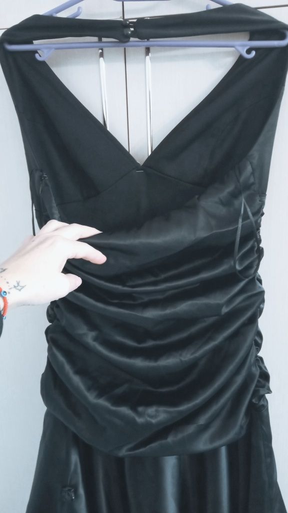 Уникална черна рокля размер М-Л